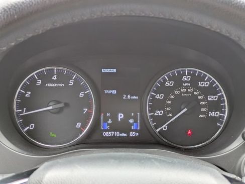 Used 2018 Mitsubishi Outlander LE AWD/4WD image 30
