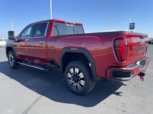 Used 2024 GMC Sierra 3500 Denali w/ Technology Package AWD/4WD image 3