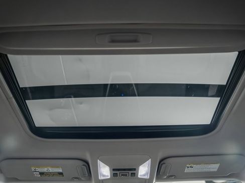 Used 2022 Toyota RAV4 XLE Premium image 34