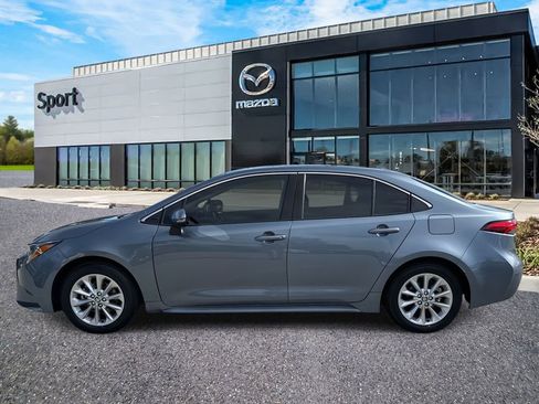 Used 2022 Toyota Corolla XLE image 7