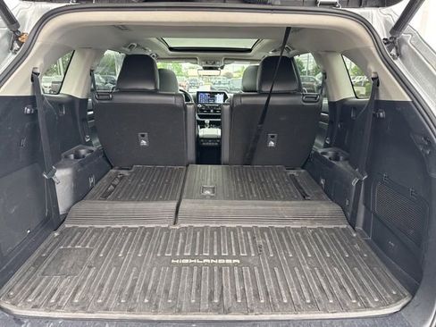 Used 2021 Toyota Highlander Platinum AWD/4WD image 37
