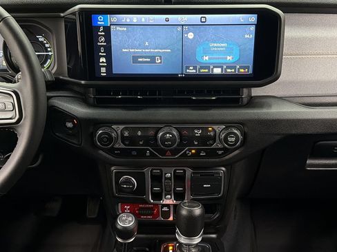 Used 2024 Jeep Wrangler Unlimited AWD/4WD image 20