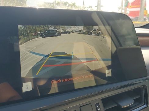 Used 2025 Lexus ES 350 w/ Premium Package image 32