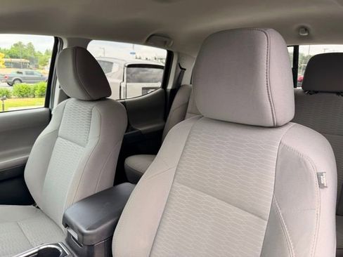 Used 2017 Toyota Tacoma SR5 w/ Tow Package AWD/4WD image 24