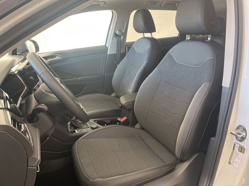 New 2026 Volkswagen Taos SE image 15