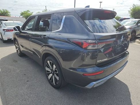 Used 2025 Mitsubishi Outlander SE AWD/4WD image 4