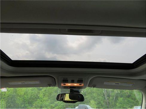 Used 2007 Chevrolet Suburban LTZ w/ LTZ Preferred Equipment Group image 3