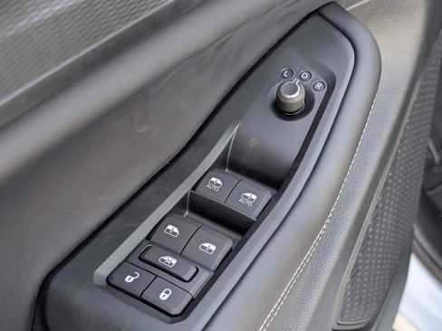 New 2025 Jeep Grand Cherokee Altitude RWD image 15
