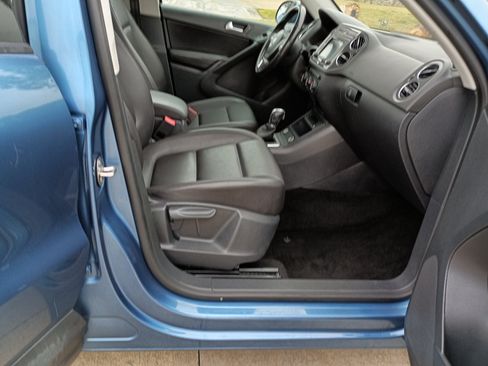 Used 2017 Volkswagen Tiguan S image 20