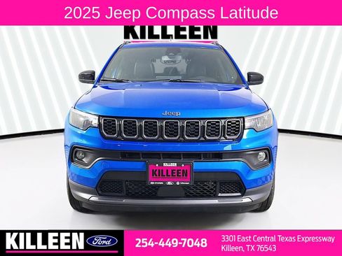 Used 2025 Jeep Compass Latitude w/ Altitude Special Edition AWD/4WD image 2