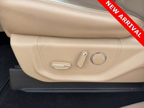 Used 2019 Ford F250 Lariat w/ Chrome Package image 18