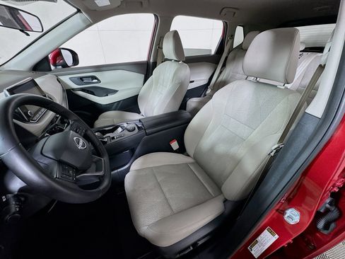 Used 2025 Nissan Rogue SV image 13