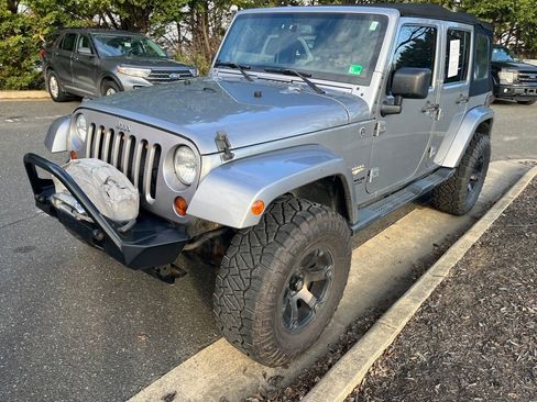 Used 2013 Jeep Wrangler Unlimited Sahara w/ Dual Top Group image 3