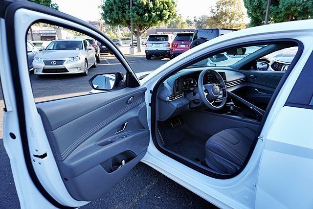 Certified 2026 Hyundai Elantra Sport FWD image 47