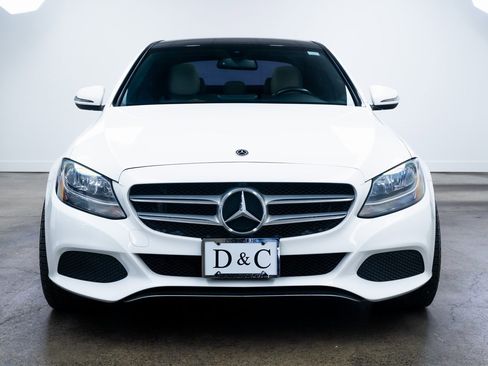 Used 2018 Mercedes-Benz C 300 4MATIC Sedan image 2