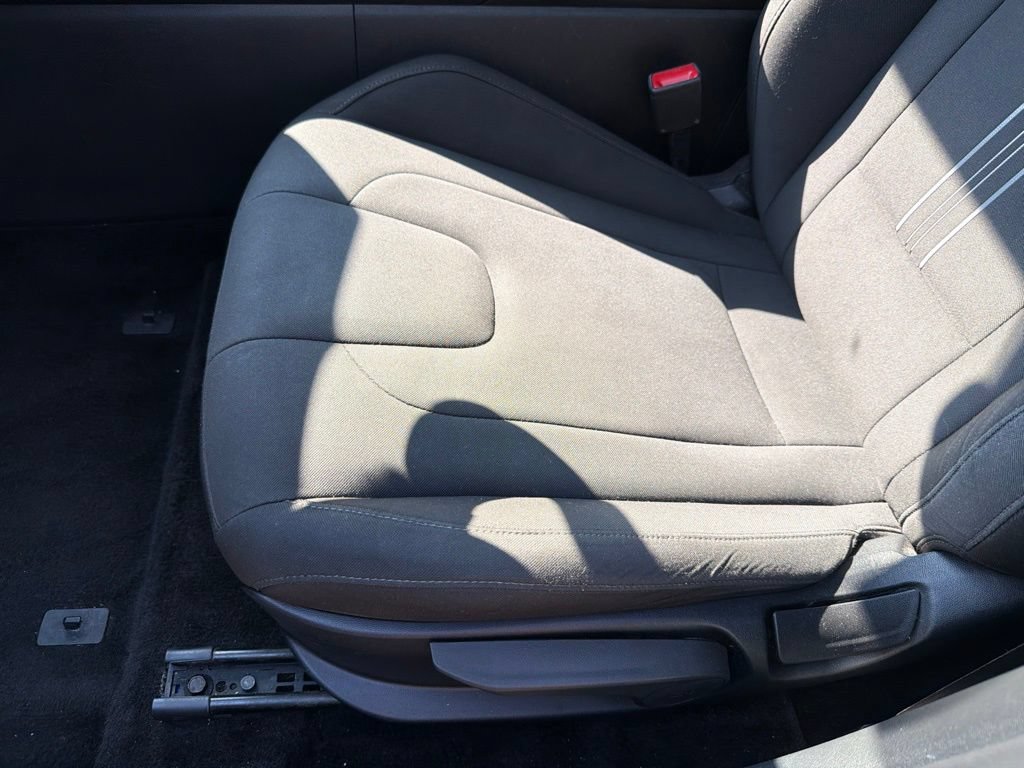 Used 2025 Hyundai Elantra SEL FWD image 18