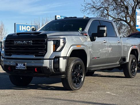 Used 2024 GMC Sierra 2500 AT4 w/ AT4 Premium Plus Package image 8