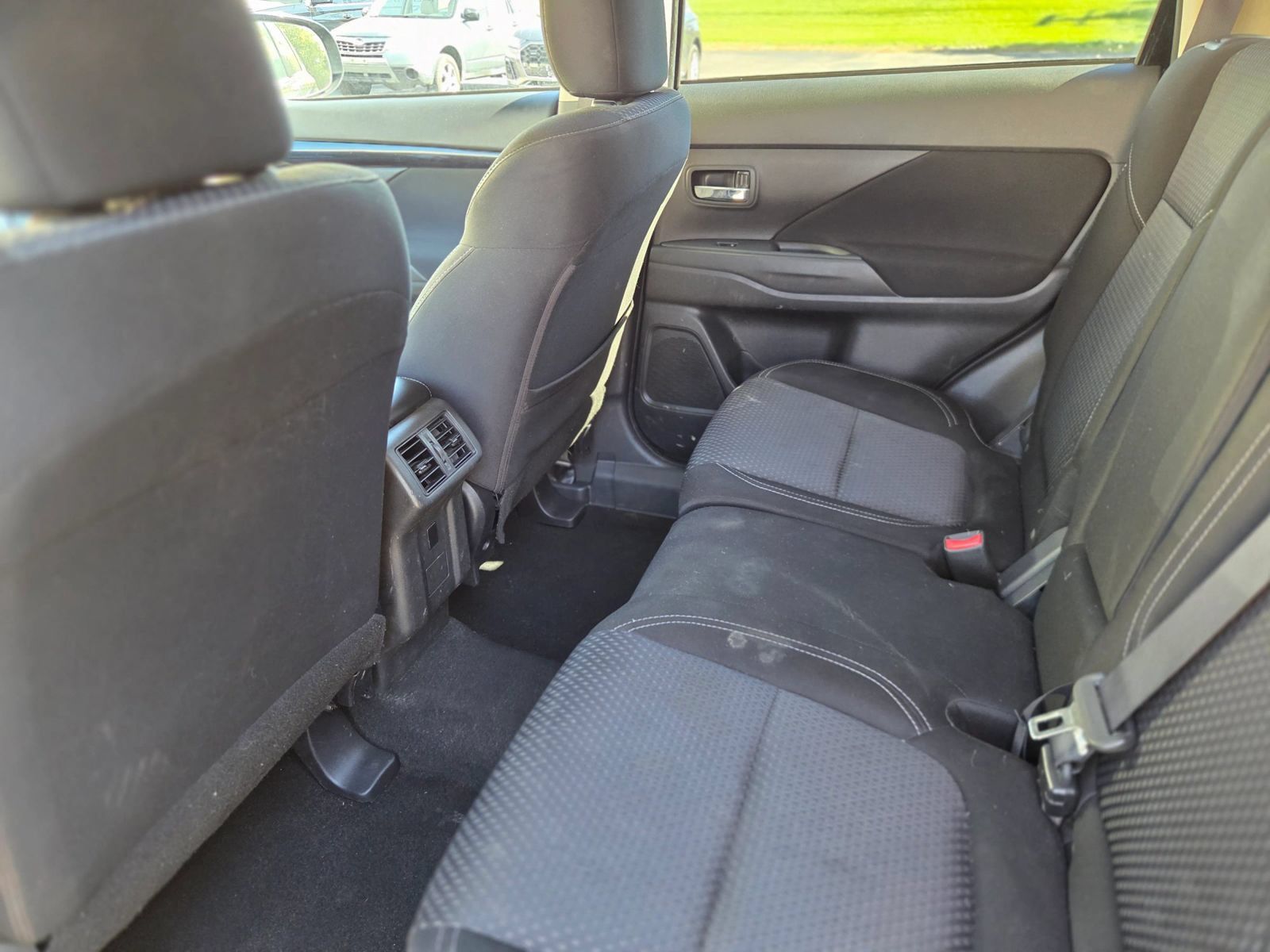 Used 2020 Mitsubishi Outlander SE AWD/4WD image 8