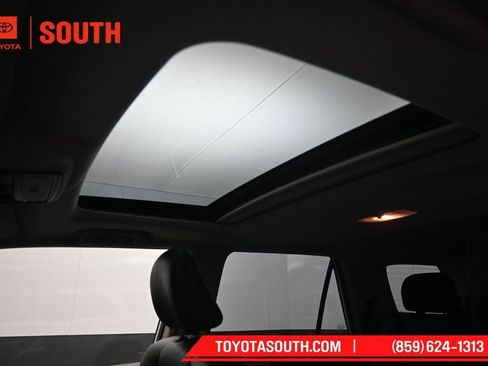 Used 2023 Toyota 4Runner Limited AWD/4WD image 21