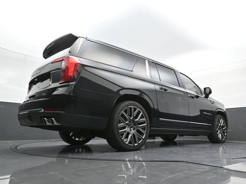Used 2025 GMC Yukon XL Denali Ultimate w/ LPO, Floor Liner Package AWD/4WD image 29