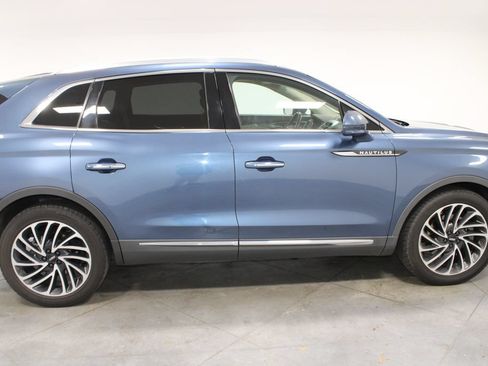Used 2019 Lincoln Nautilus Reserve FWD image 11