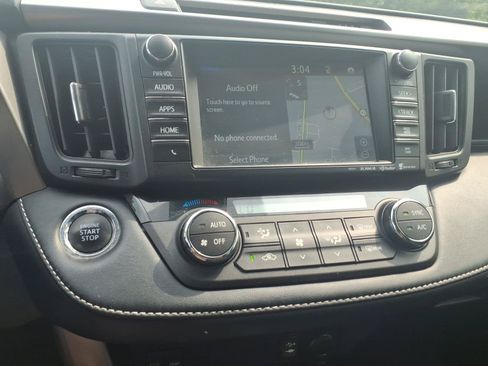 Used 2018 Toyota RAV4 XLE AWD/4WD image 22