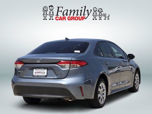 Used 2025 Toyota Corolla LE FWD image 4