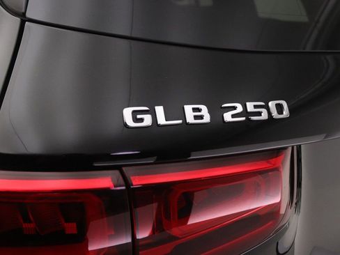 Certified 2023 Mercedes-Benz GLB 250 image 22