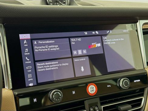 New 2026 Porsche Macan image 18