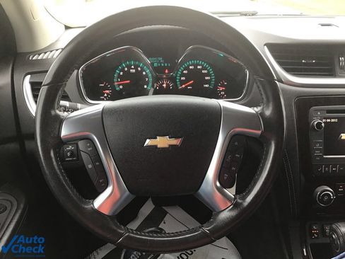Used 2017 Chevrolet Traverse LT image 35