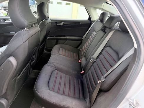 Used 2016 Ford Fusion SE AWD/4WD image 12