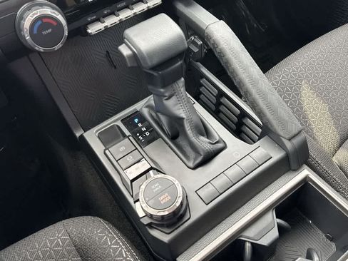 Used 2025 Toyota 4Runner SR5 AWD/4WD image 20