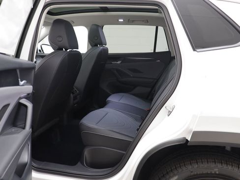 New 2026 Volkswagen Tiguan SE image 13