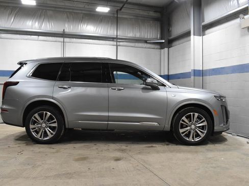 Certified 2025 Cadillac XT6 Premium Luxury AWD/4WD image 33