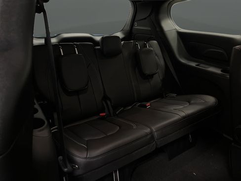 New 2026 Chrysler Pacifica Select AWD/4WD image 33