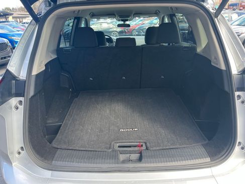Used 2025 Nissan Rogue SV image 25