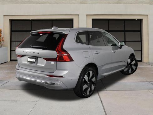Certified 2023 Volvo XC60 T8 Plus AWD/4WD image 4
