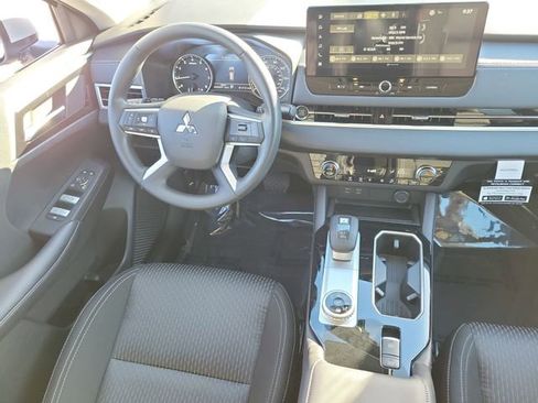 New 2026 Mitsubishi Outlander ES AWD/4WD image 14