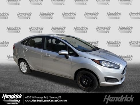 Used 2018 Ford Fiesta S image 1