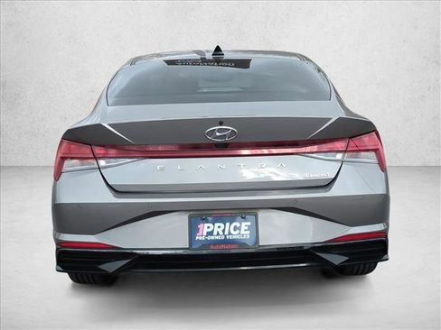 Used 2021 Hyundai Elantra Limited image 7