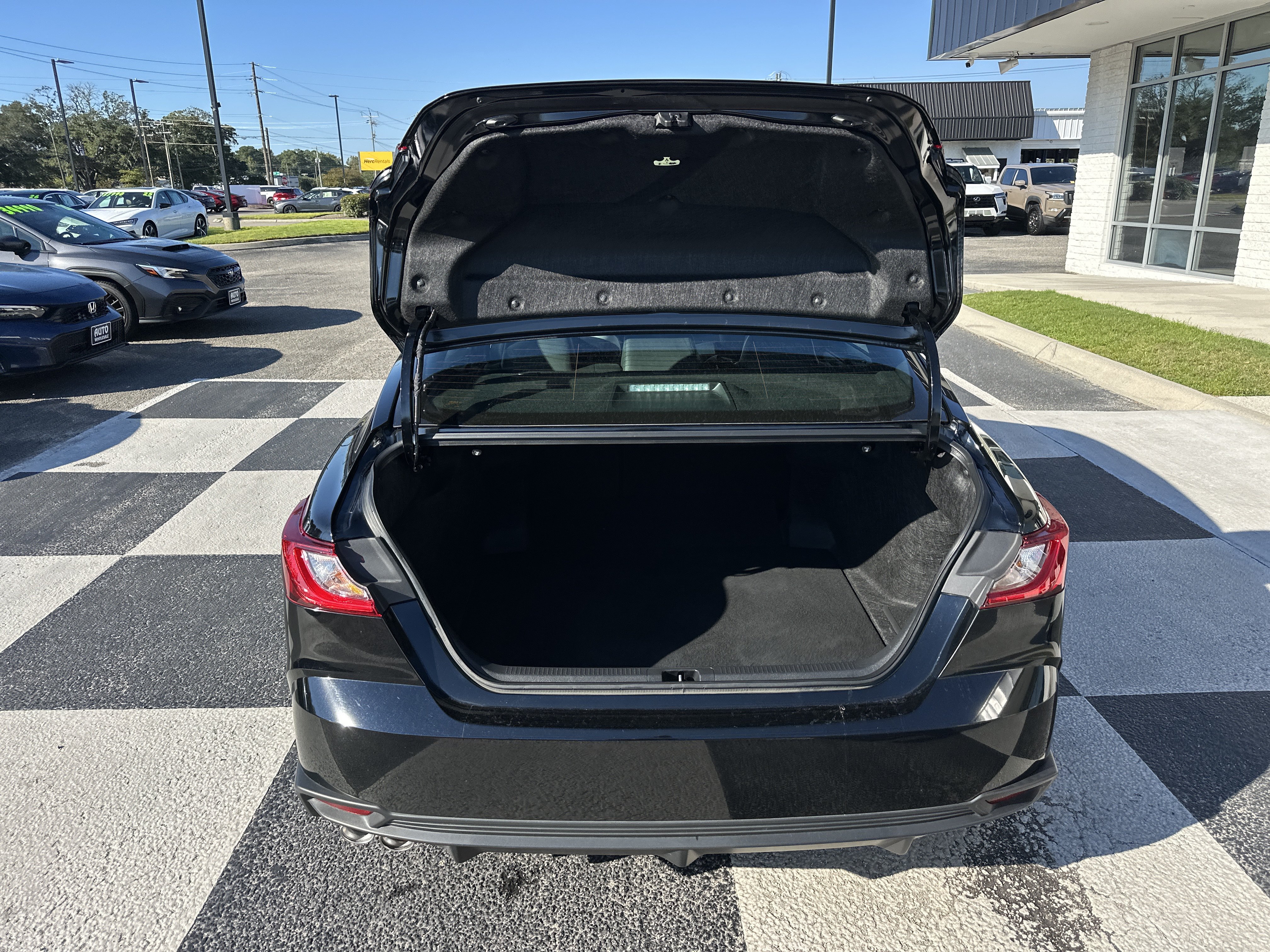 Used 2026 Toyota Camry SE w/ Convenience Package FWD image 5