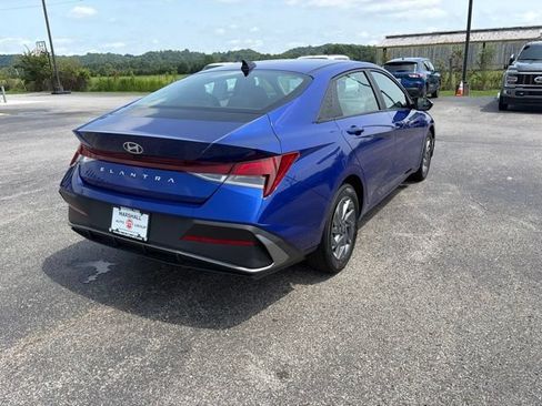 Used 2024 Hyundai Elantra SEL FWD image 6