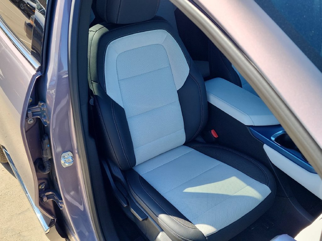 Used 2024 Chevrolet Equinox EV LT FWD image 24