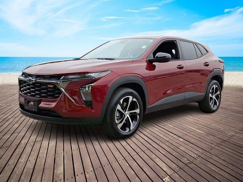 Certified 2025 Chevrolet Trax RS w/ Driver Confidence Package FWD image 3