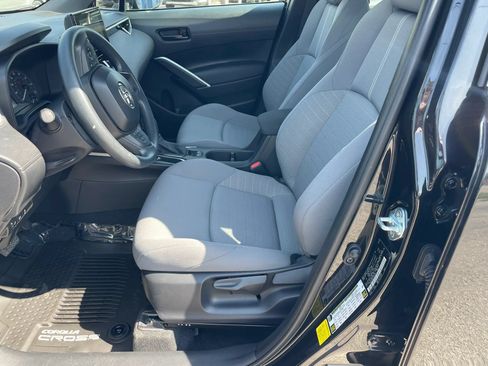 Used 2025 Toyota Corolla Cross AWD Hybrid image 20