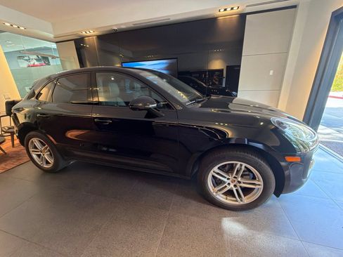 Certified 2023 Porsche Macan Turbo AWD/4WD image 4