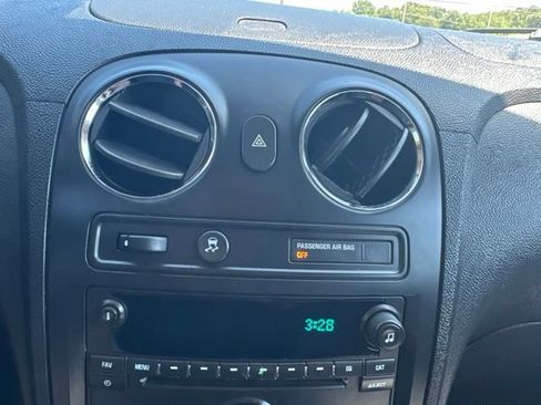 Used 2009 Chevrolet HHR LT FWD image 16
