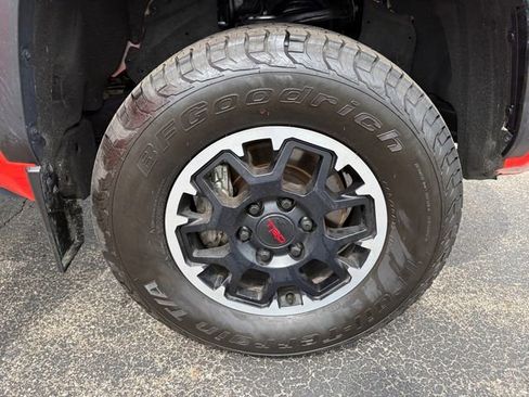 Used 2024 Toyota Tacoma TRD Off-Road AWD/4WD image 17
