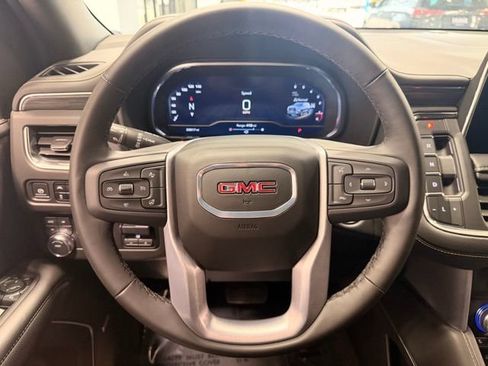 Used 2024 GMC Yukon SLT w/ SLT Luxury Package AWD/4WD image 34