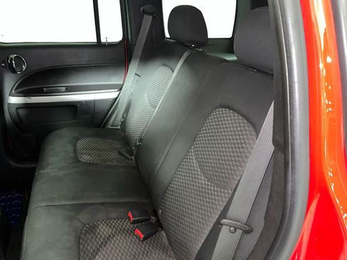 Used 2008 Chevrolet HHR LT FWD image 24